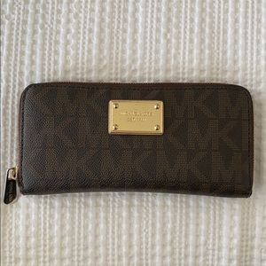 Michael Kors Monogram Wallet